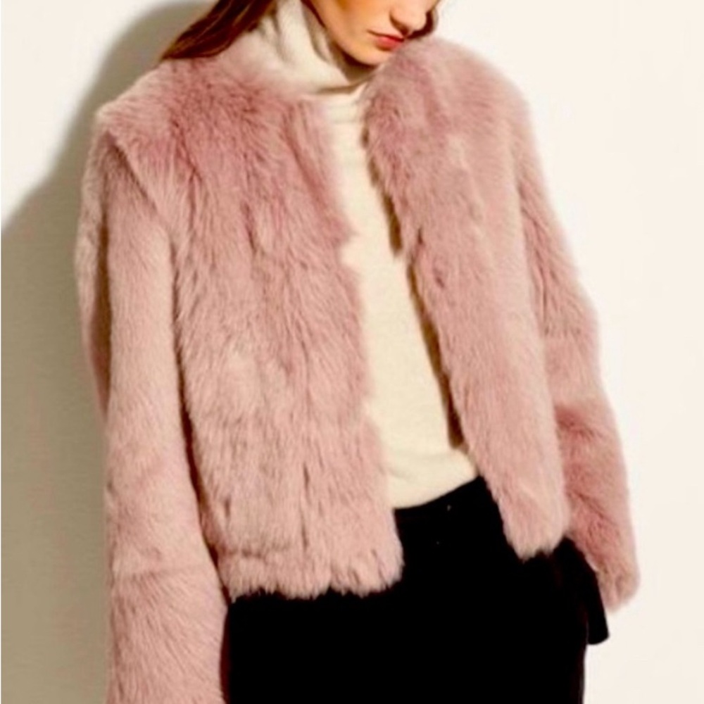 VINCE REVERSIBLE CROPPED
Genuine lamb SHEARLING JACKET/MAUVE S originally $1950